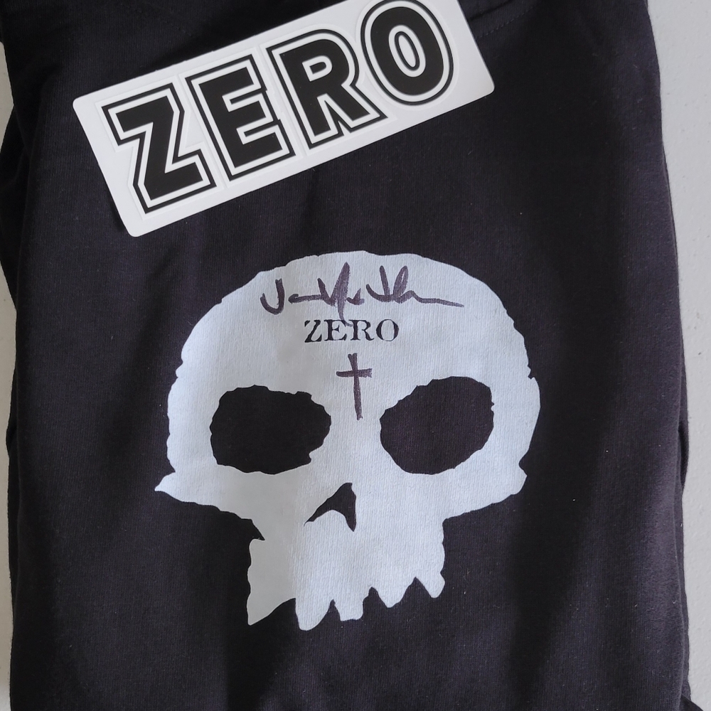 Zero Skateboards Black "Single Skull" Hoodie Size M Signed By Jamie Thomas